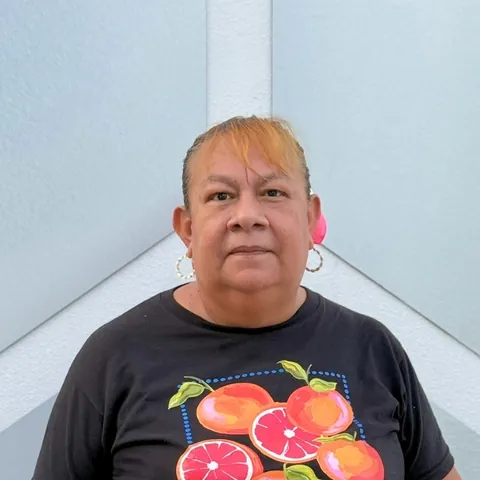 Retrato de Elia De La Cruz, equipo de PEACE Punta de Mita